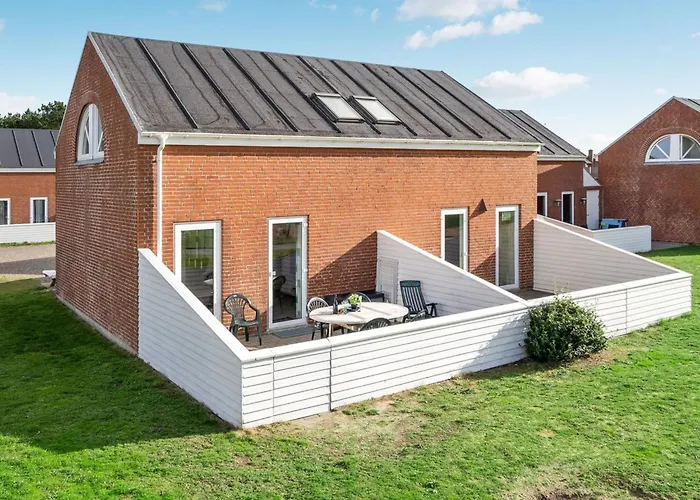 Appartement Ameli - 2-3km From The Sea By Interhome